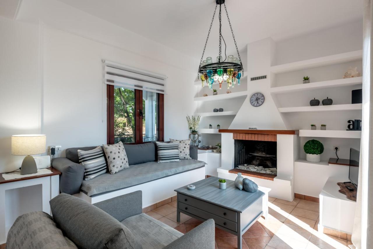 Apteramare Tradidtional House 'New Listing 2022' Ханя Екстериор снимка